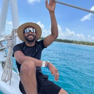 Meet your Posher, Alvaro jose